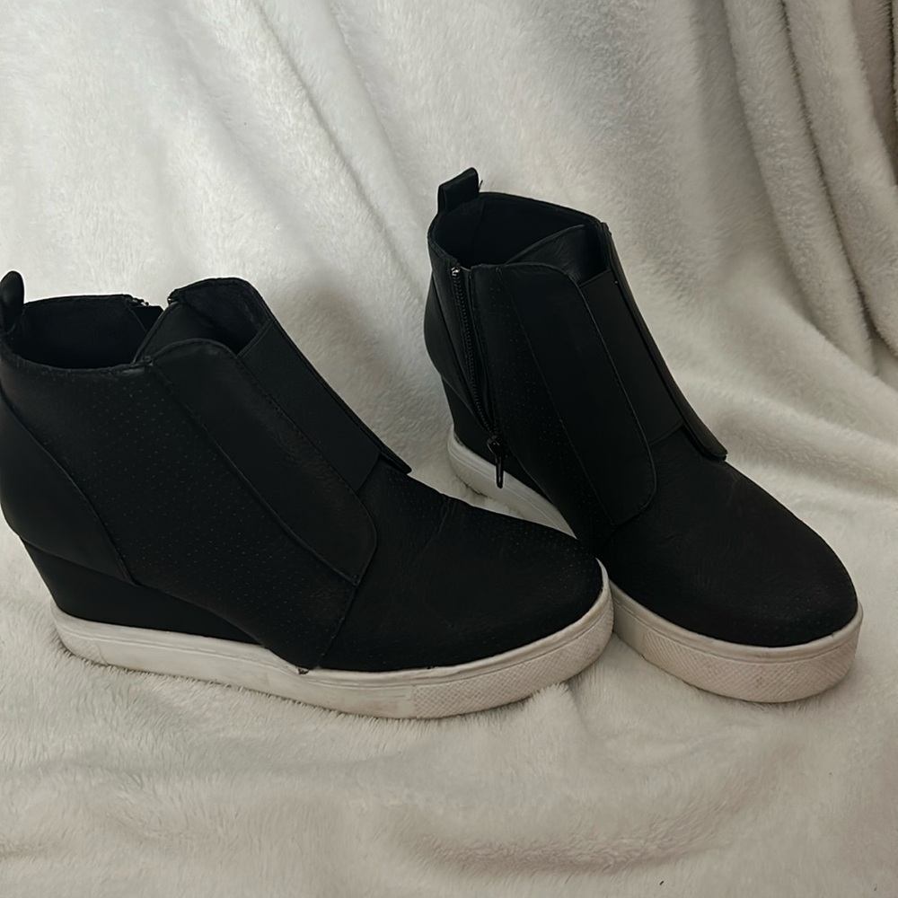 Athlefit Black Wedge Sneakers size 6.5